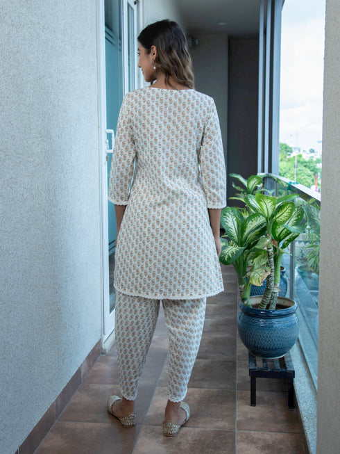 MULMUL AIZAH BLOCK PRINTED KURTA & TULIP PANTS SET MULMUL AIZAH BLOCK PRINTED KURTA & TULIP PANTS SET